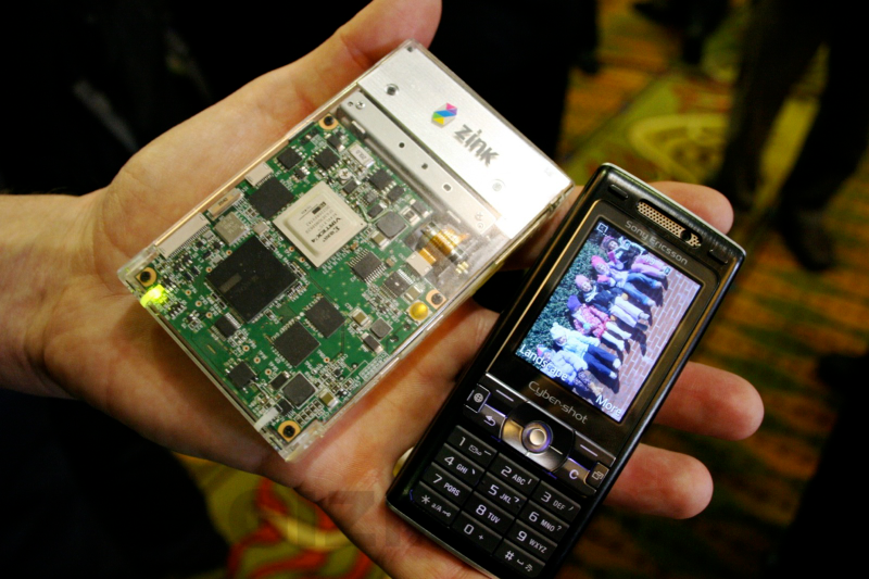 Illustration for article titled First Hands On: The Zink Bluetooth Camphone Printer